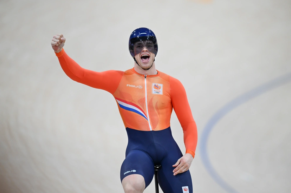 荷兰选手在自行车比赛中领先取胜 荷兰选手在自行车比赛中领先取胜