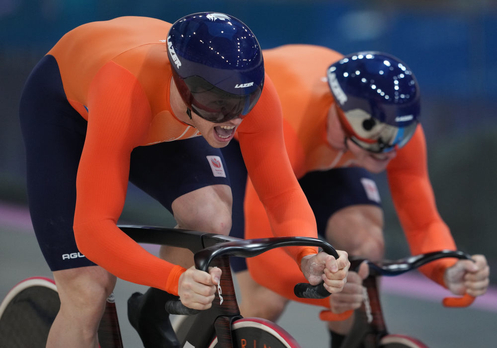 荷兰选手在自行车比赛中领先取胜 荷兰选手在自行车比赛中领先取胜