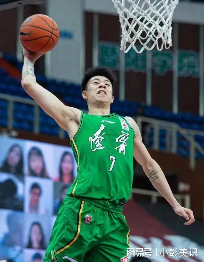 关于CBA球员技艺精湛,比赛中展现个人风采的信息 关于CBA球员技艺精湛,比赛中展现个人风采的信息