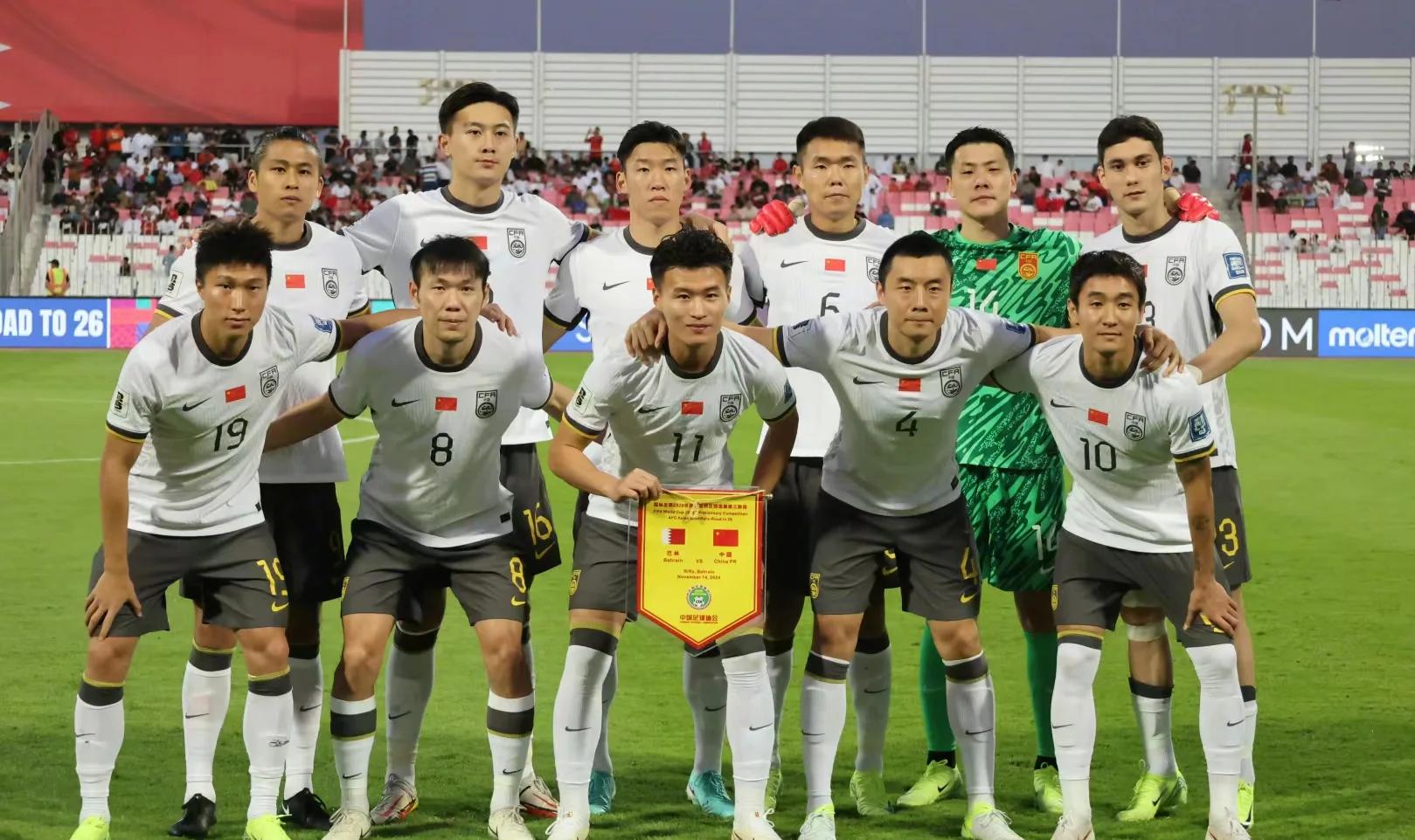 包含足球赛场上球员们用实力诠释拼搏精神的词条 包含足球赛场上球员们用实力诠释拼搏精神的词条