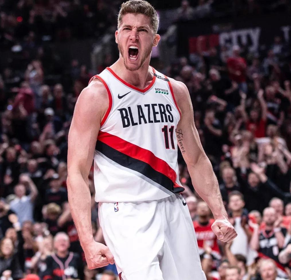 雄鹿强势勇士,伦纳德惊艳世界 雄鹿强势勇士,伦纳德惊艳世界