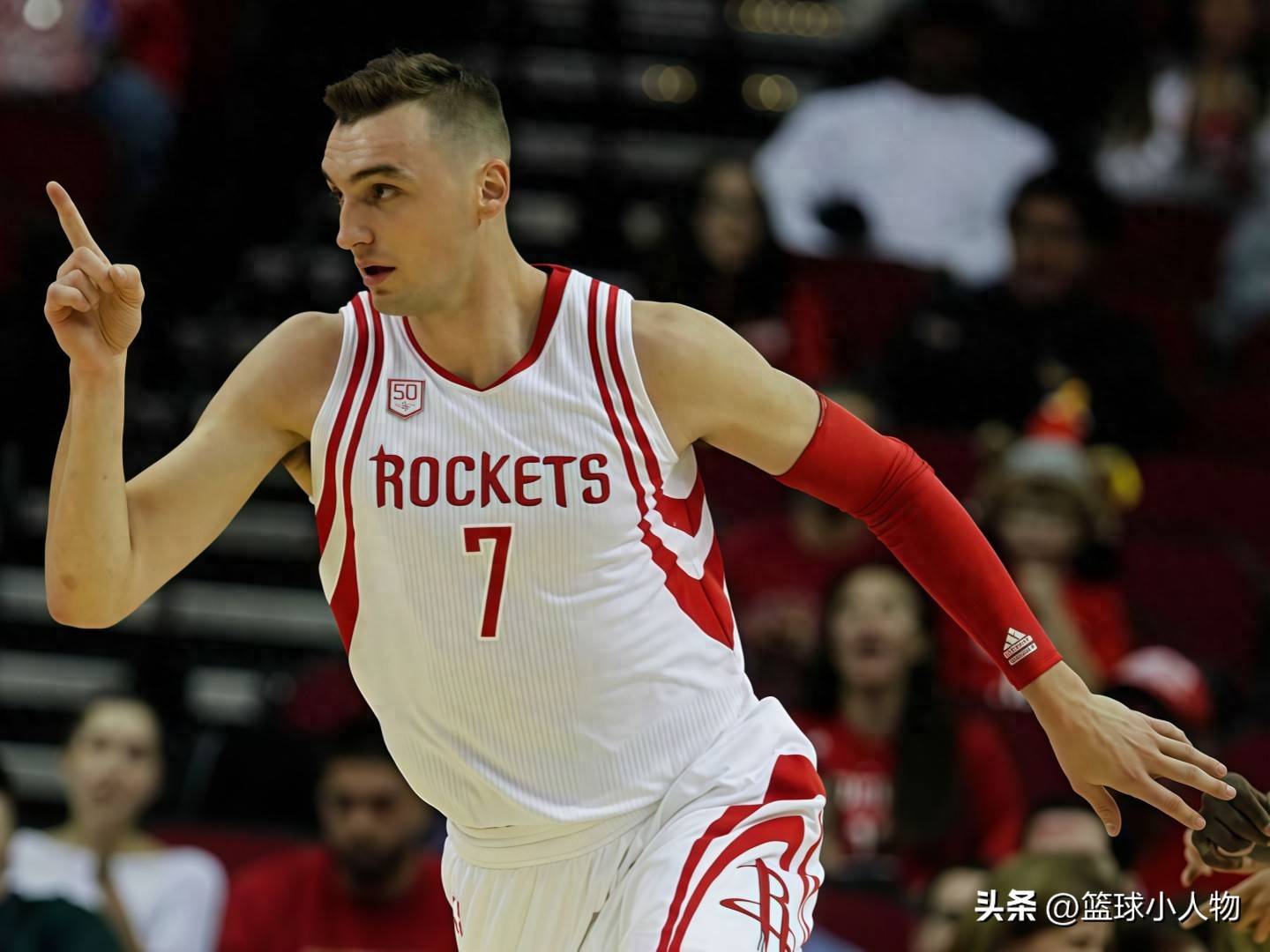 俄罗斯国际篮球明星因伤退出比赛