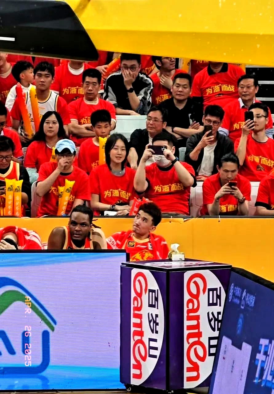 内蒙古队主场告捷，战胜广厦队