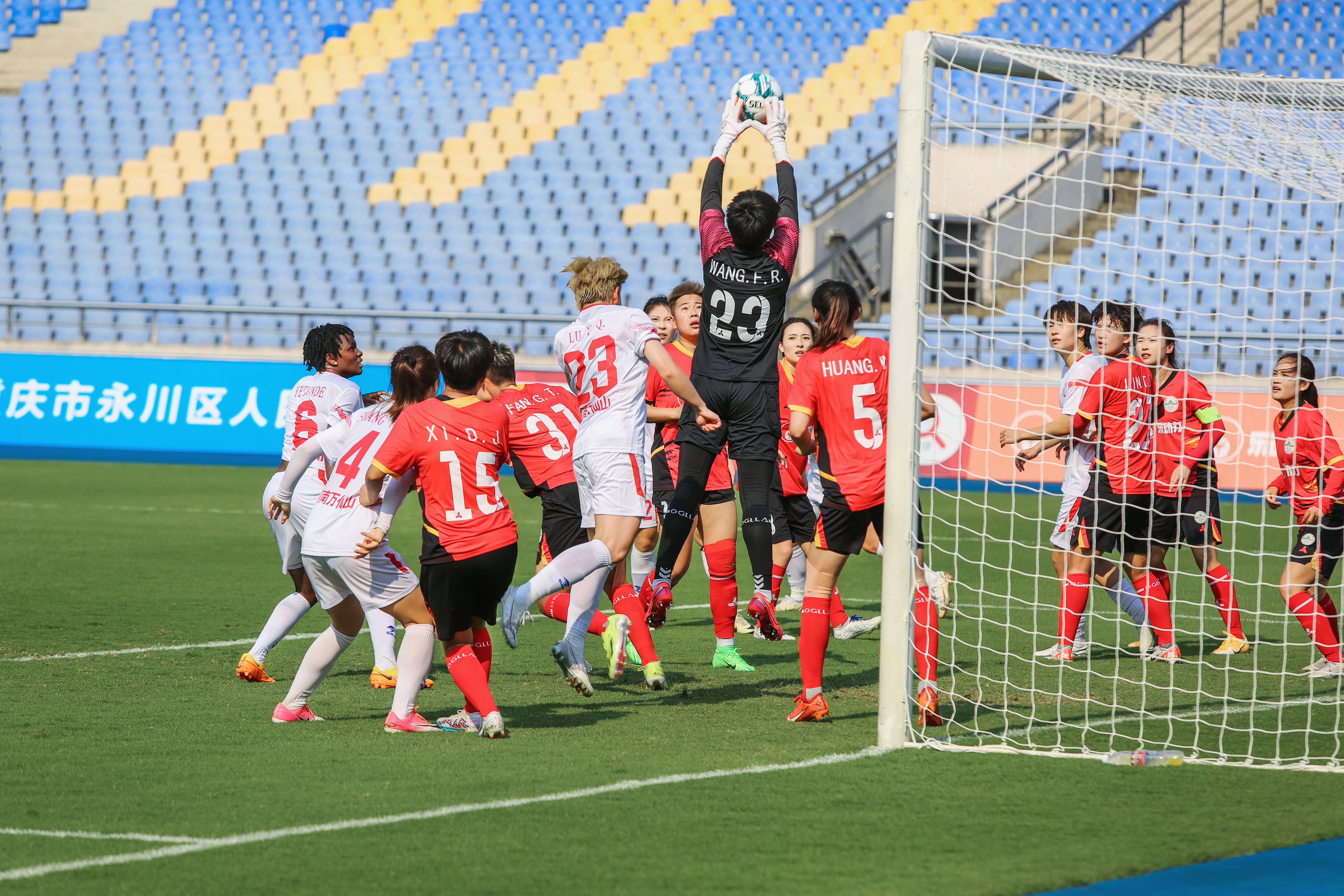 包含热闹非凡!国内女足争霸赛燃情比拼的词条 包含热闹非凡!国内女足争霸赛燃情比拼的词条