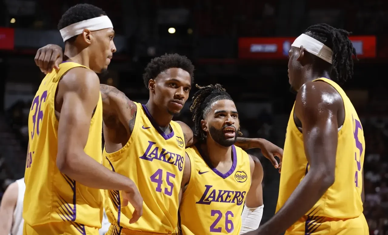 关于76人横扫湖人B队,乔治关键制胜的信息 关于76人横扫湖人B队,乔治关键制胜的信息