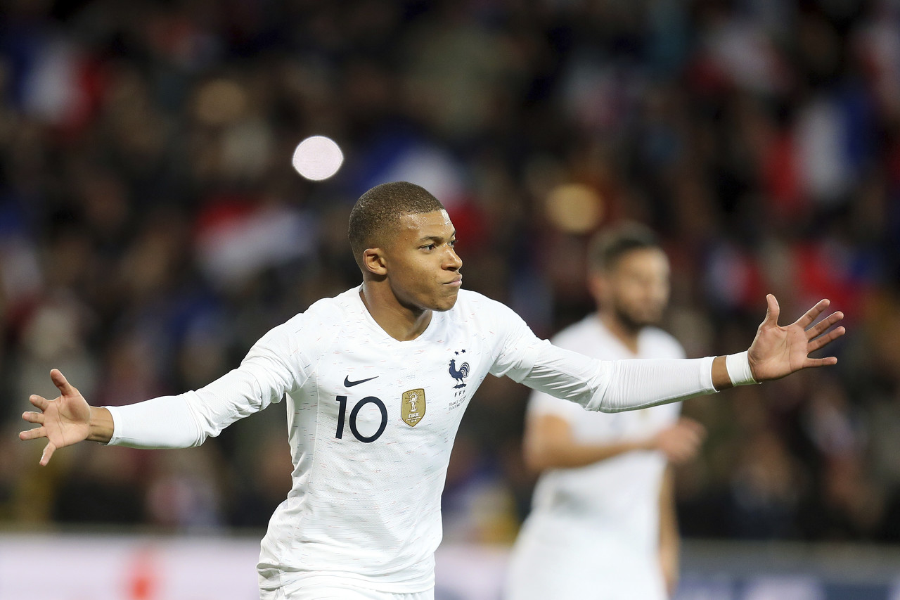 比利时击败瑞典，晋级16强赛，表现抢眼