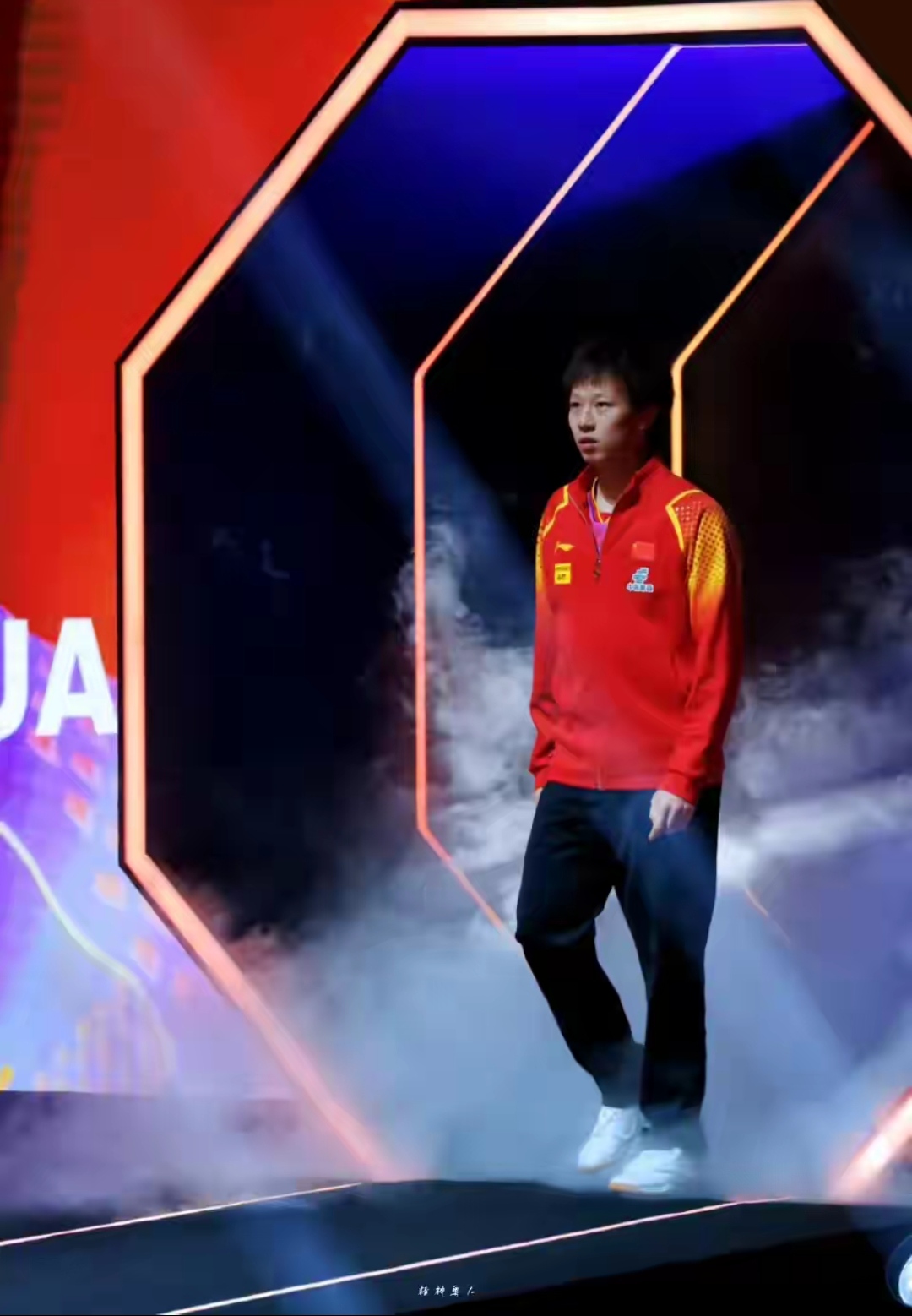 包含中国队横扫英格兰队，林高远高光表现的词条