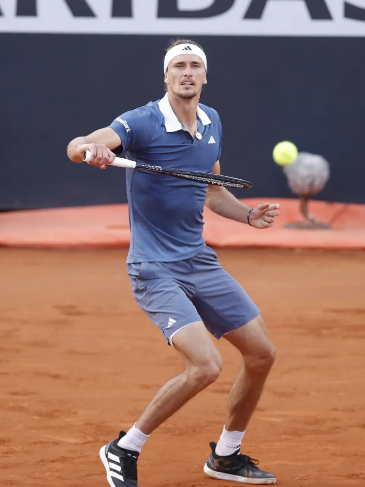 包含拉沃尔杯完胜戴维斯杯，兹维列夫高光表现的词条