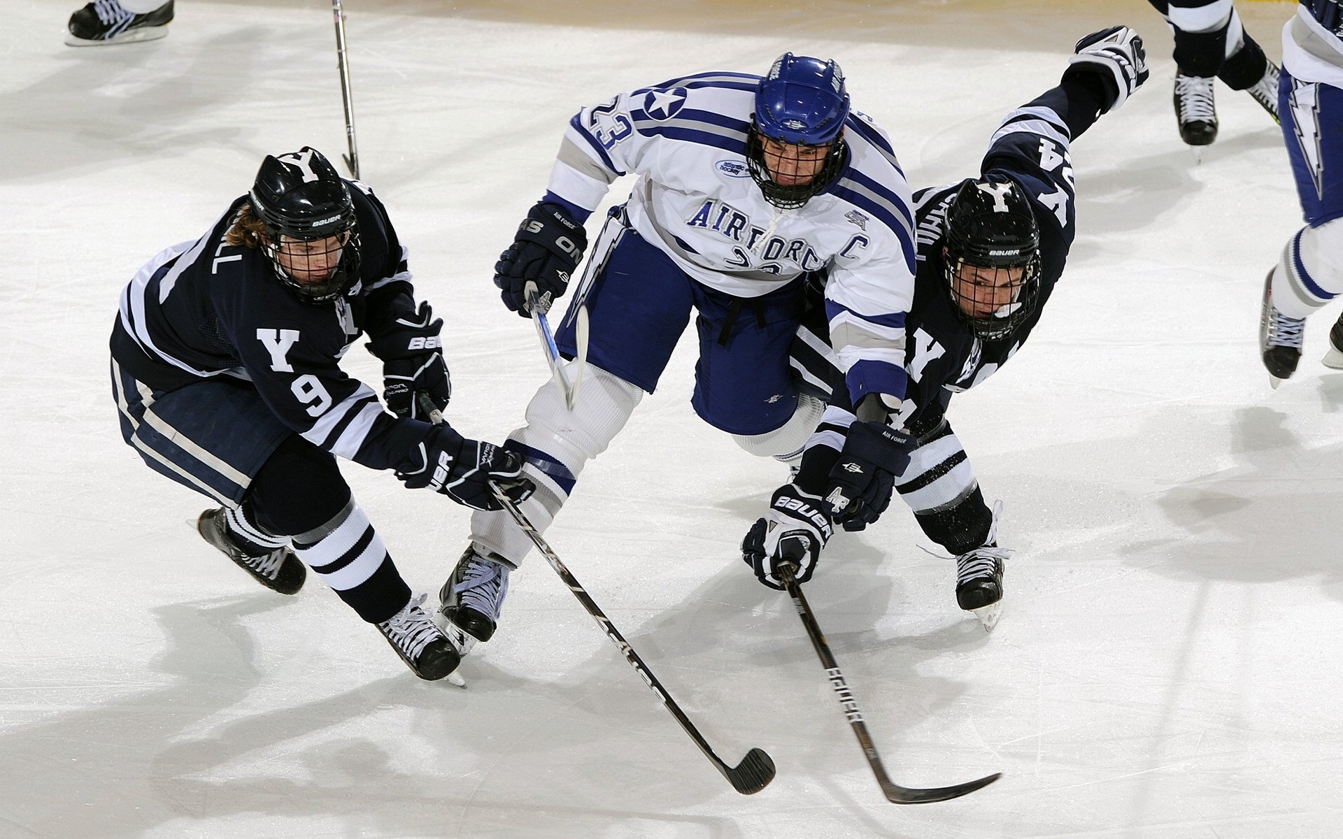 跨界制霸，从吉林冰场到亚平宁绿茵，体育精神的共同胜利